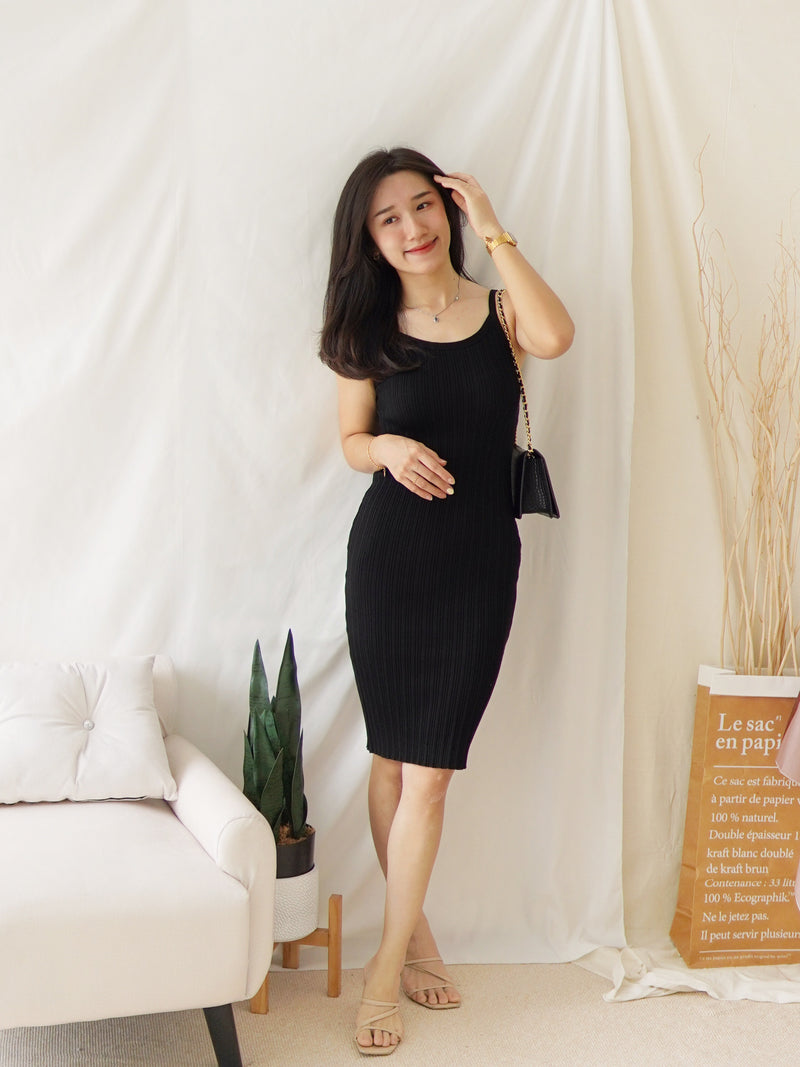 RIBBED KNIT BODYCON DRESS