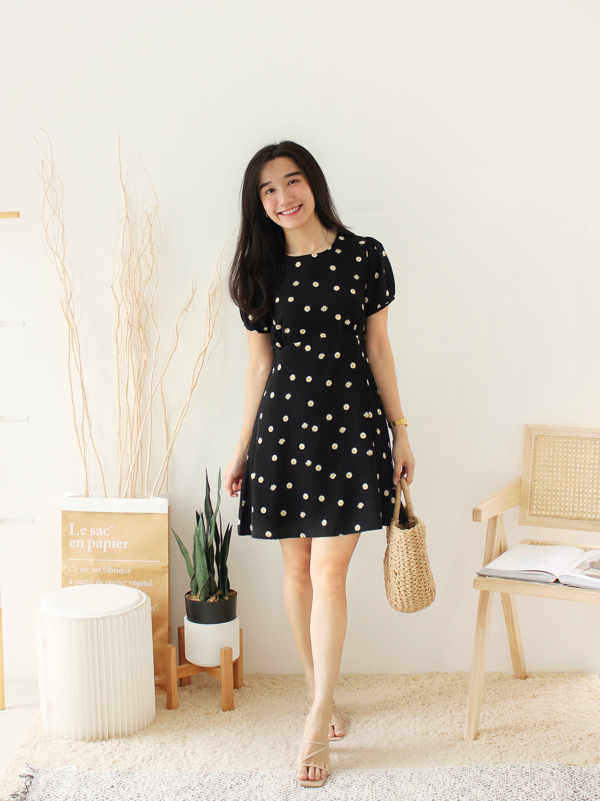 FLORAL DAISY BLACK DRESS