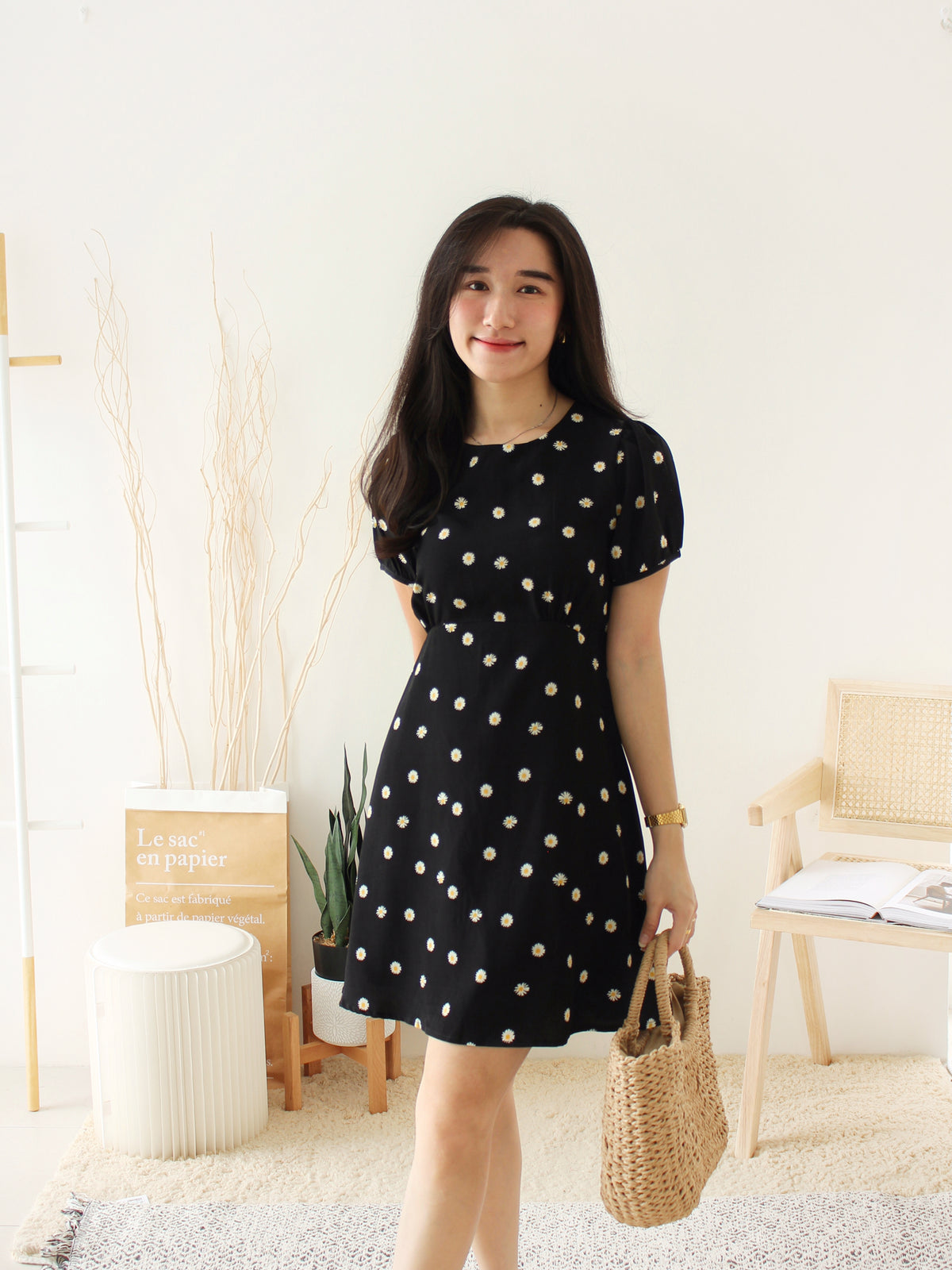 FLORAL DAISY BLACK DRESS